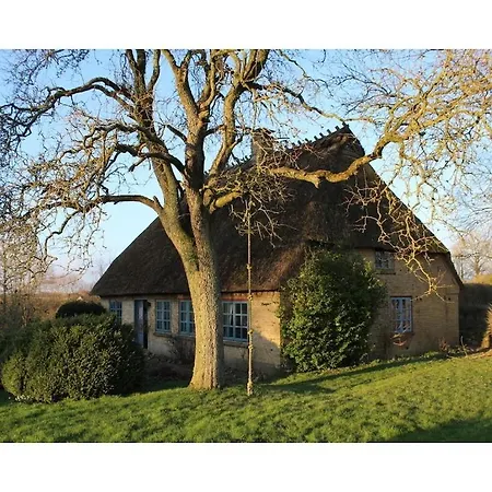 بيت للعطل Comfortable Thatched Roof *